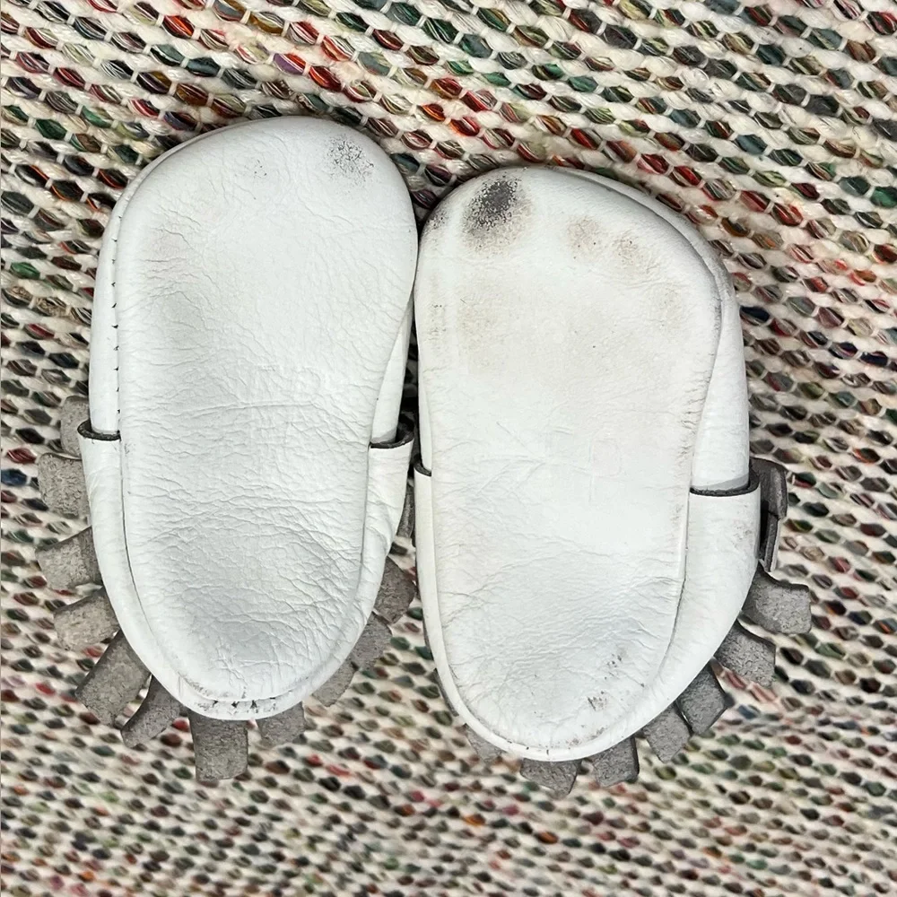 Freshly Picked White Fringe Leather Baby Moccasins Sz Infant 3